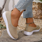 Zijaanzicht van de Viva anatomische sneaker voor dames in abrikoos