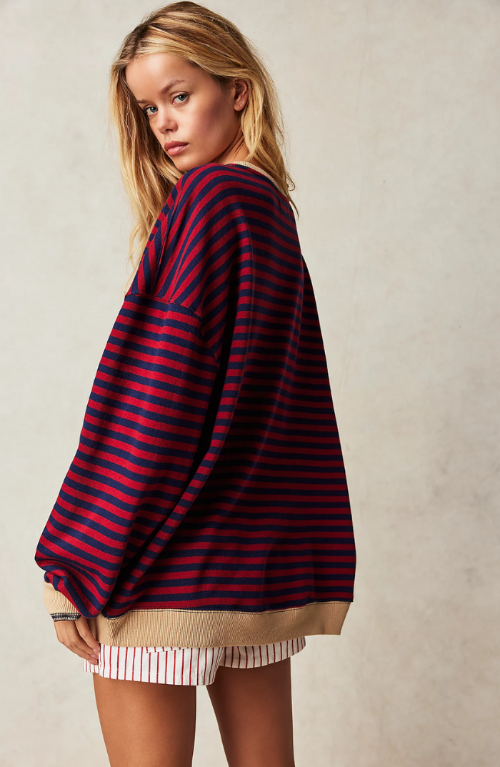 Voorkant casual dames trui met opvallende kleurblokken en ruime fit