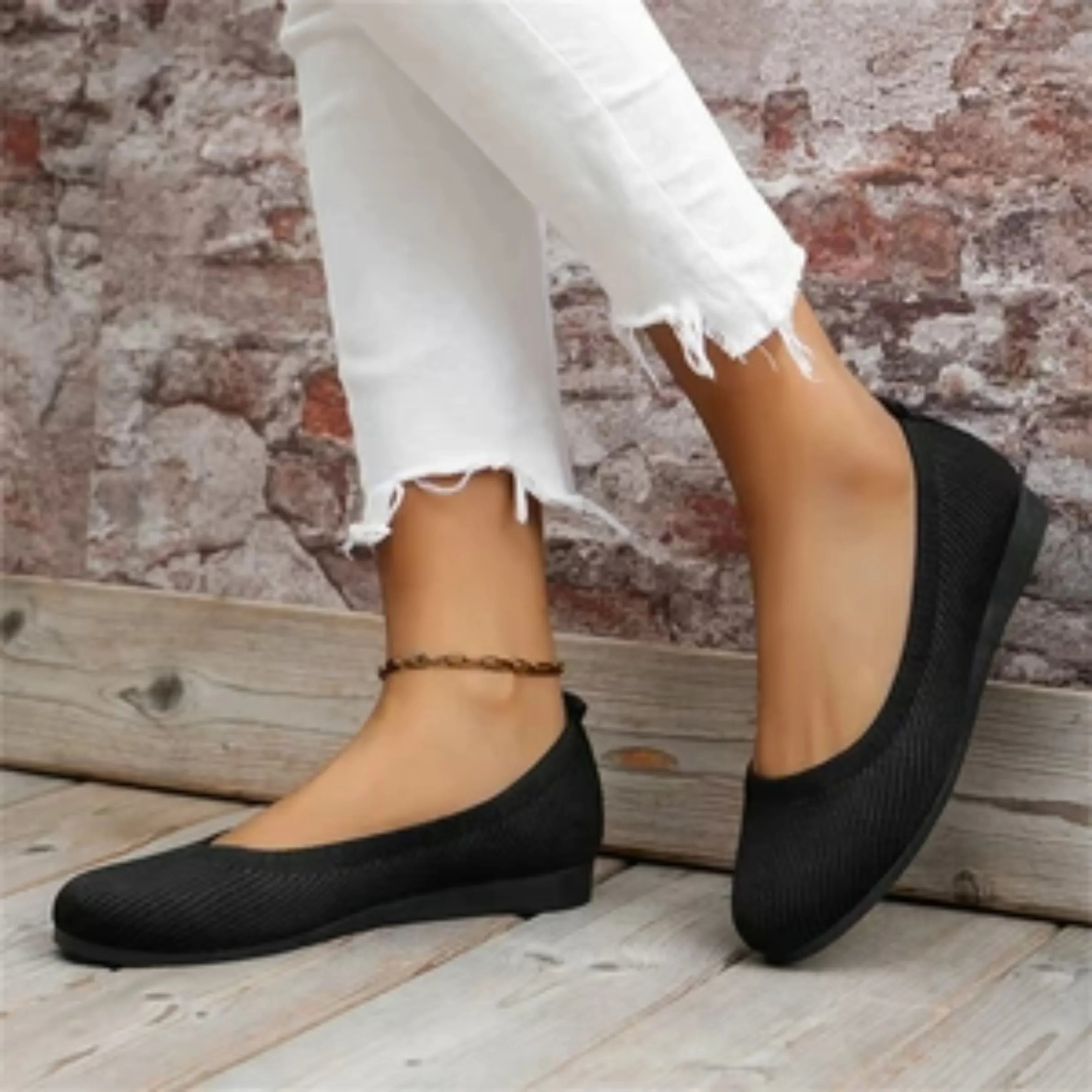 Nora slip-on schoenen voor dames met gevoerde binnenzool zijaanzicht