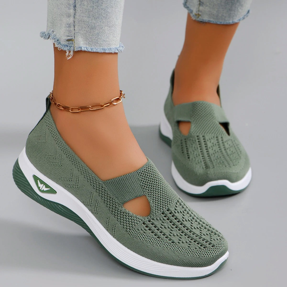 Witte orthopedische pantoffel Vera met antislip zool voor dames