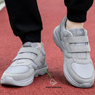 Vooraanzicht van de Florina dames sneaker met ronde neus en extra teenvrijheid