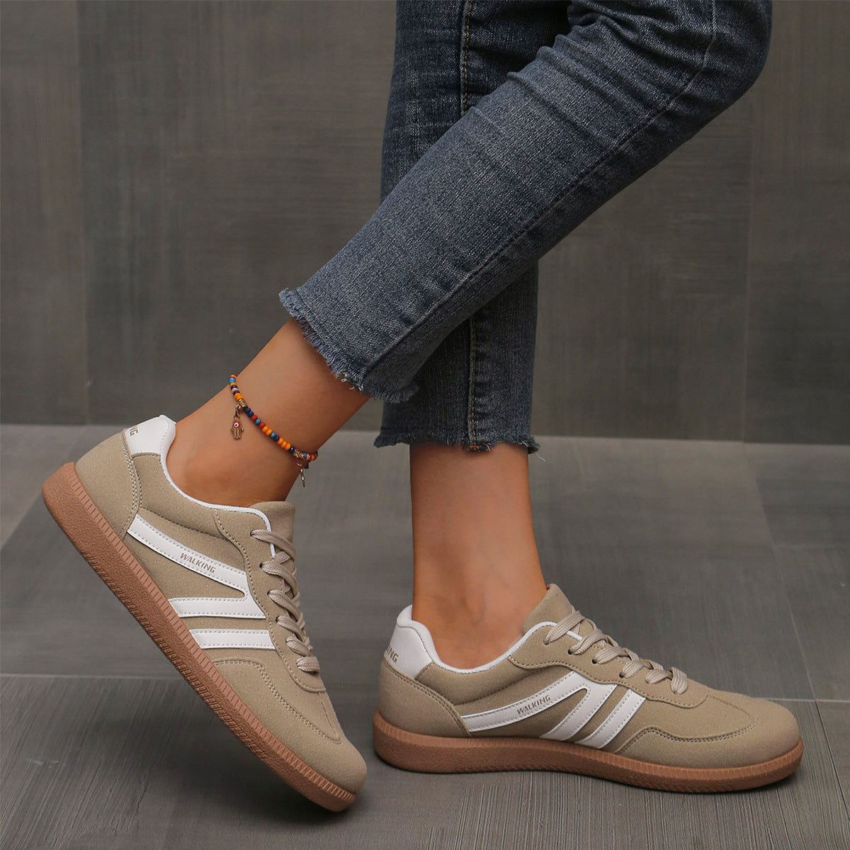 Diona zwarte dames sneakers flexibele zool close-up