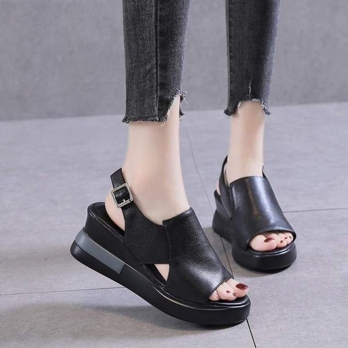Detailopname voetboogondersteuning Vera dames zomersandalen