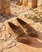 Dana loafers zijaanzicht in grijs suède