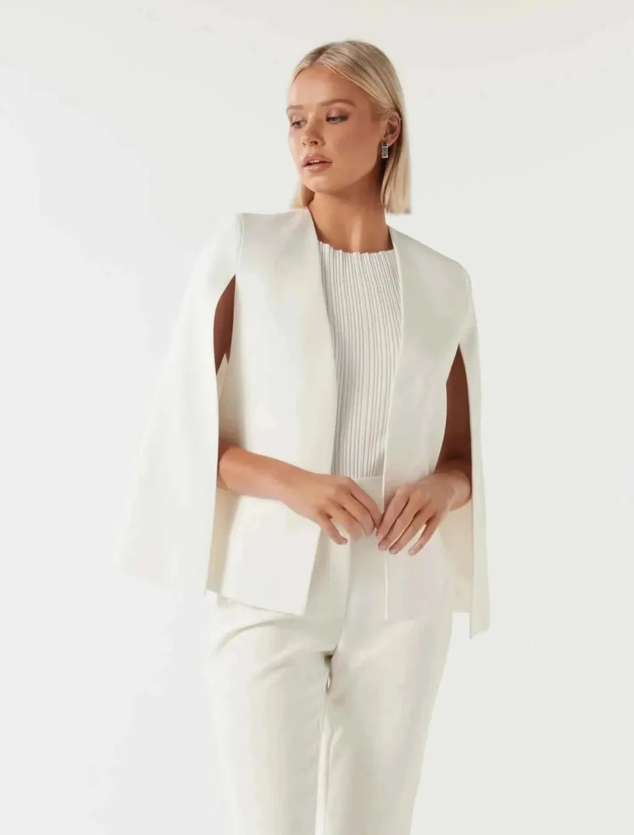 Elise dames cape blazer met open cape-silhouet en geschlitste mouwen in wit