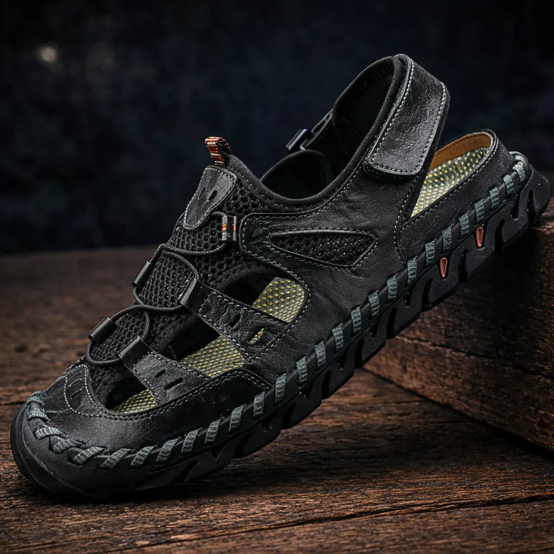 Fenix heren leren sandalen in zwart met verstelbare gesp en ergonomische zool