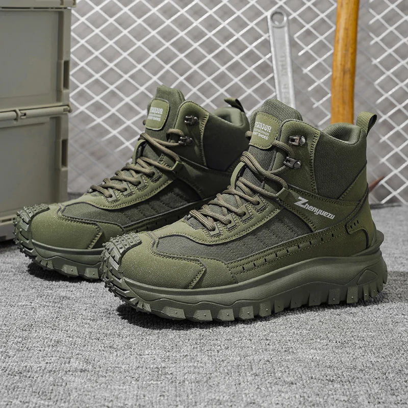 Bovenaanzicht van heren outdoor sportschoenen in groen met mesh ventilatie