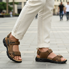 Bovenaanzicht van Fenno heren leren sandalen met open ademende pasvorm in donkerbruin