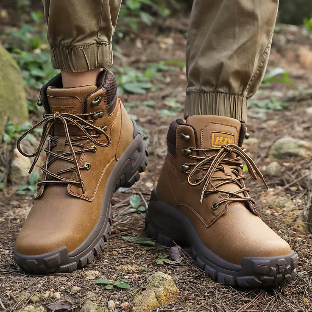 Kiran outdoor schoenen heren — rechter- en linkermodel naast elkaar