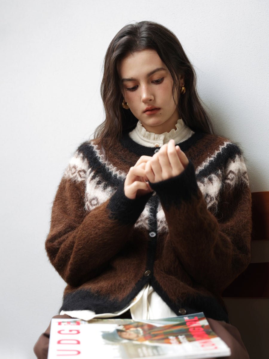 Zijdelings aanzicht Liora cardigan beige voor dames, middeldikke wol