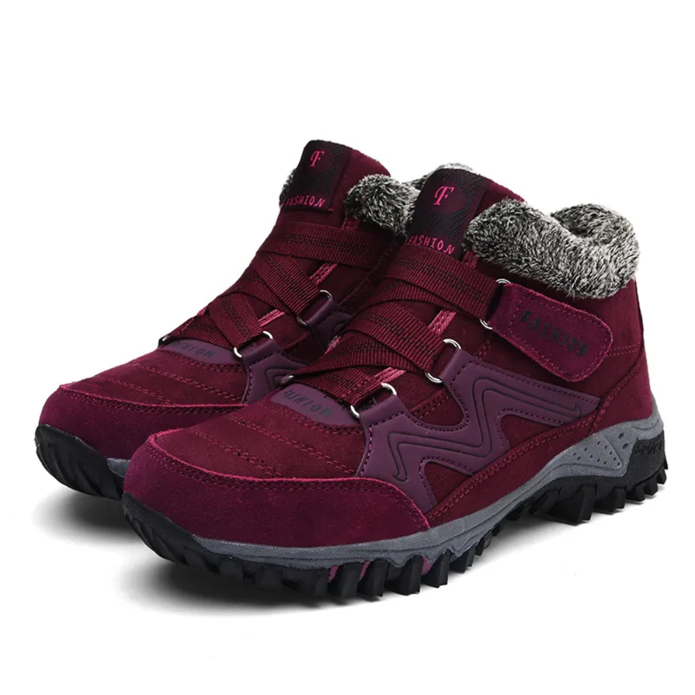 Dames winterschoenen Nora gedragen op winterse ondergrond