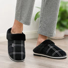Bovenaanzicht Relax pantoffels met subtiel streeppatroon