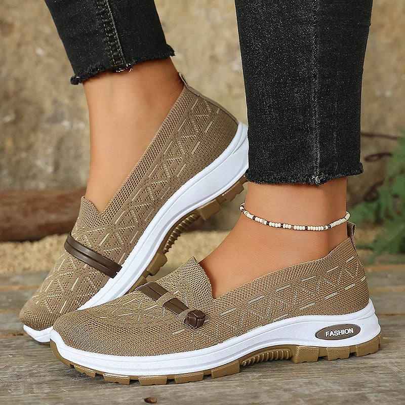 Zwarte Rona slip-on schoenen voor dames – lichtgewicht en ademend