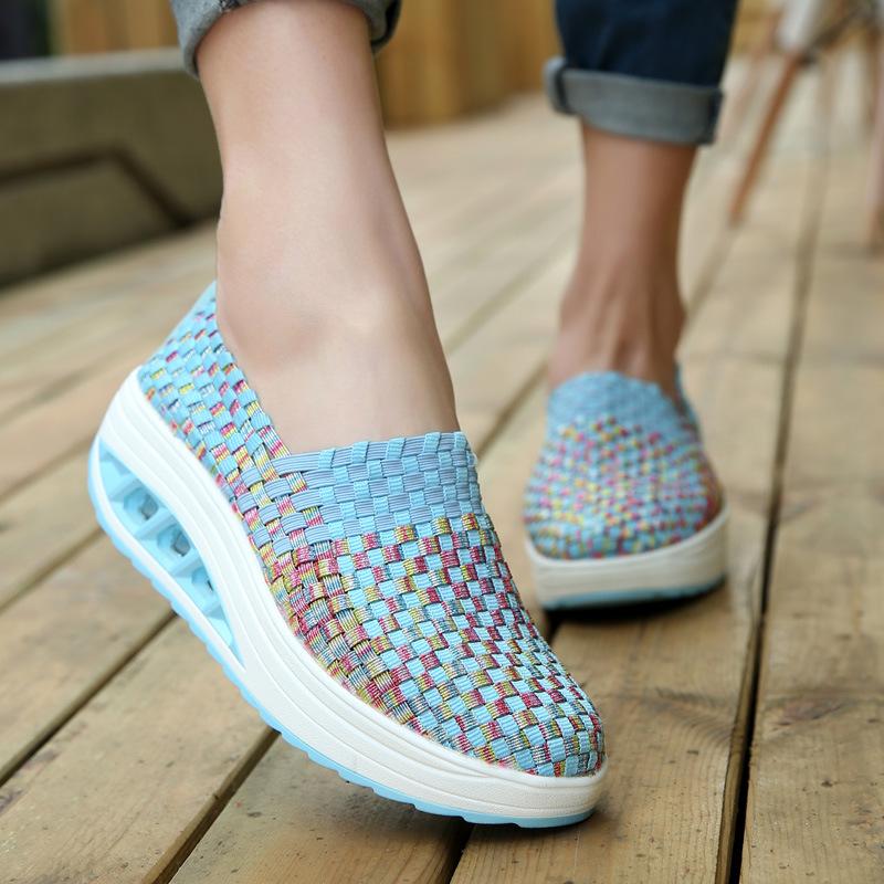Detailopname van de zoolconstructie van de Selena comfortsneakers